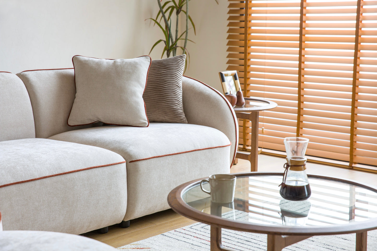 Yūgen Left Facing Sectional (Pre-order)